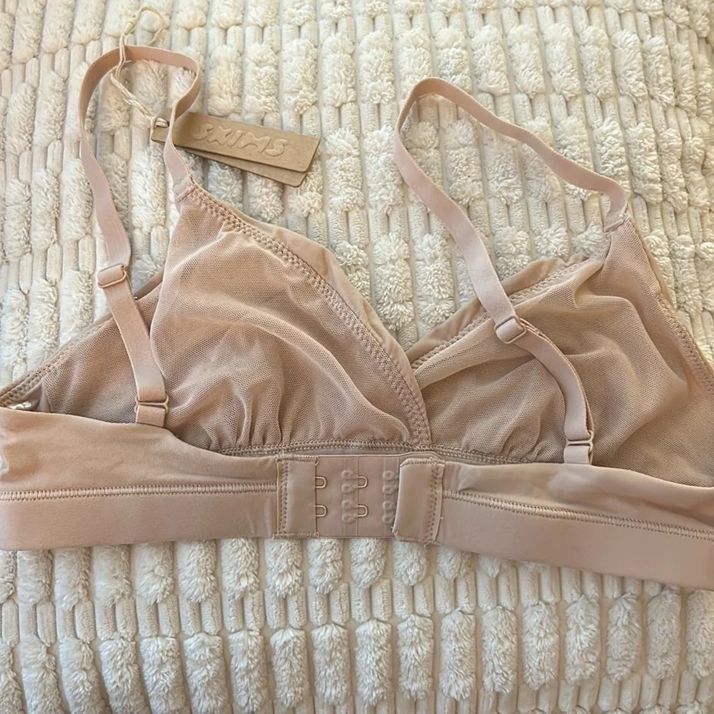 Skims NWT Fits (B17) Everybody crossover Bra MICA - Picture 2 of 3